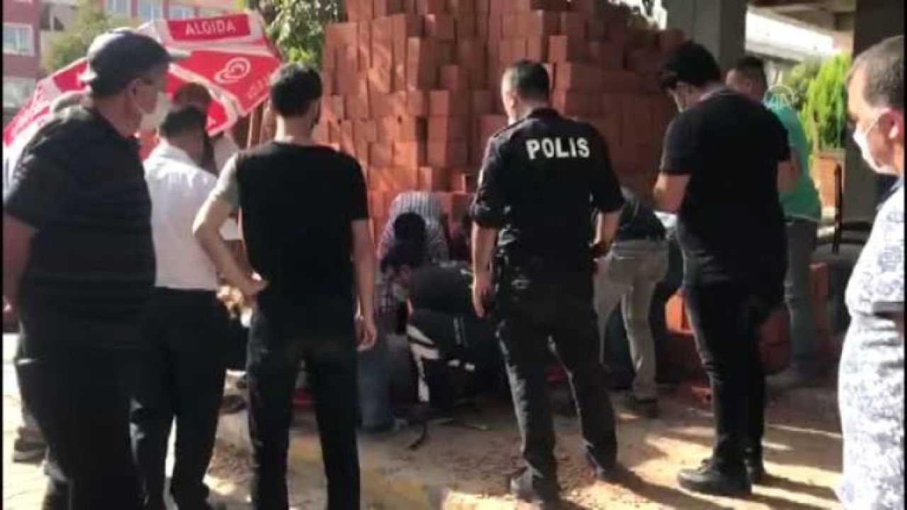 Başına tuğla düşen inşaat işçisi yaralandı