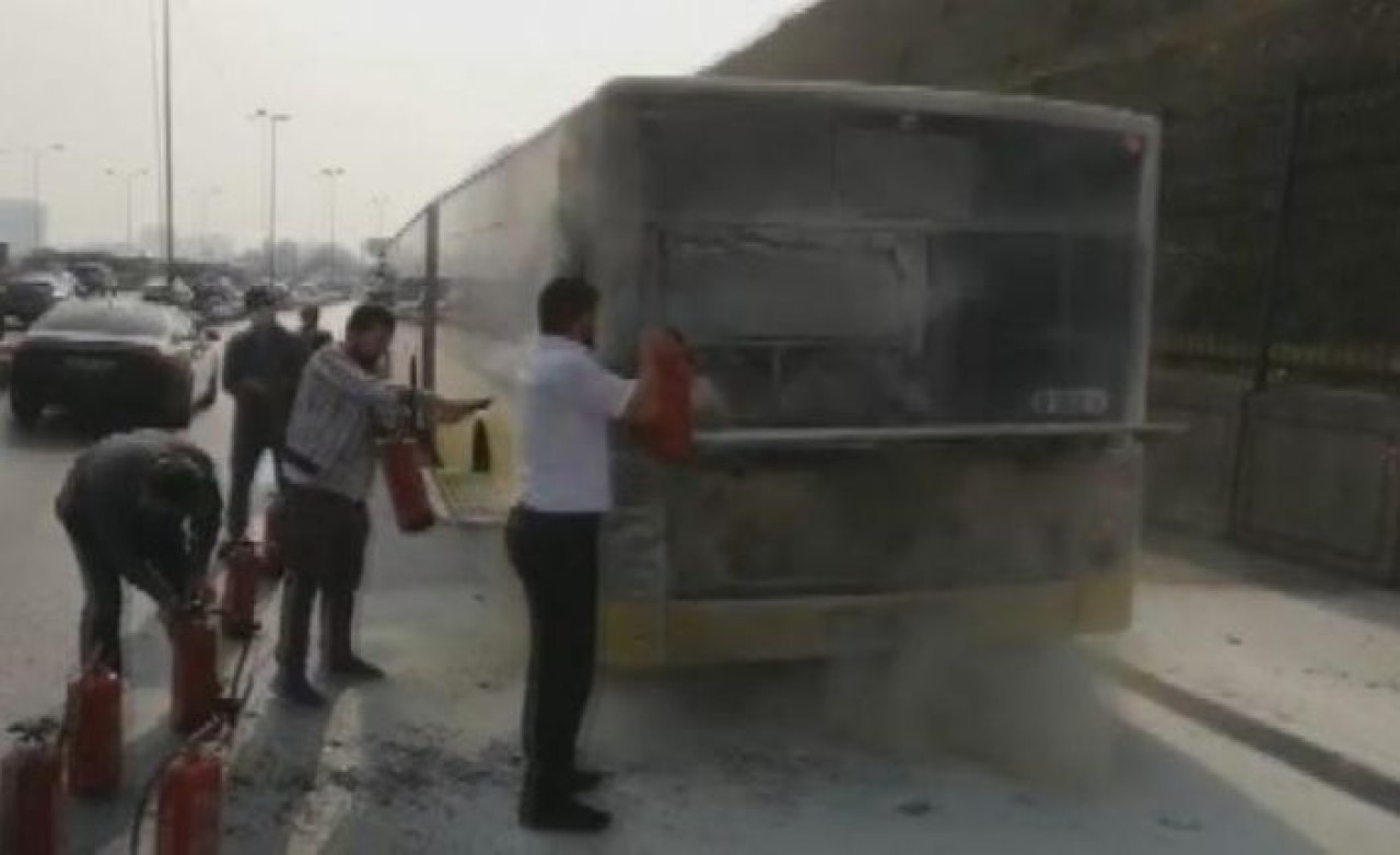 Sefaköy D-100de otobüste yangın