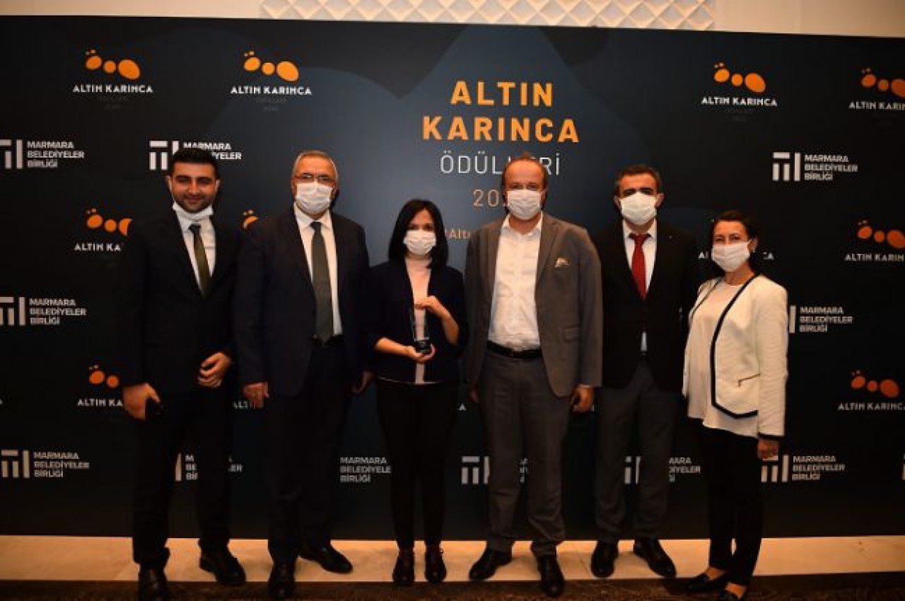 Oku Avcılar a Altın Karınca Ödülü