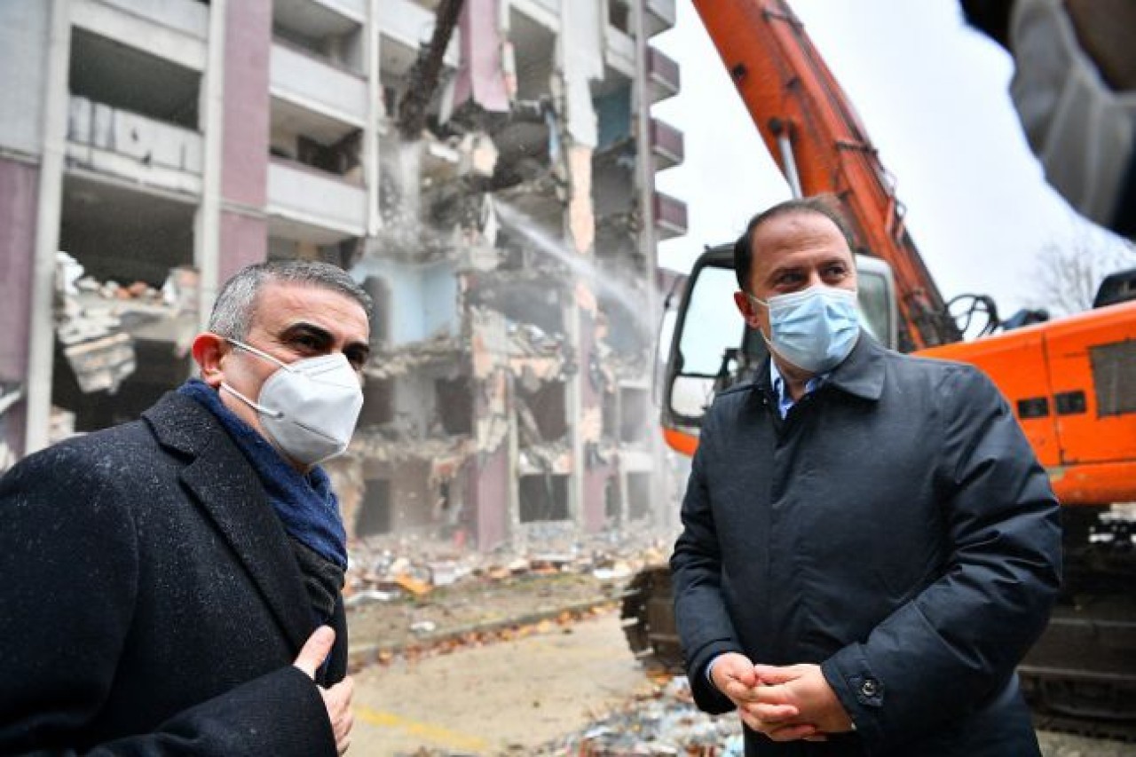 “BEYLİKDÜZÜ GELECEĞE GÜVENLE VE UMUTLA BAKACAK”