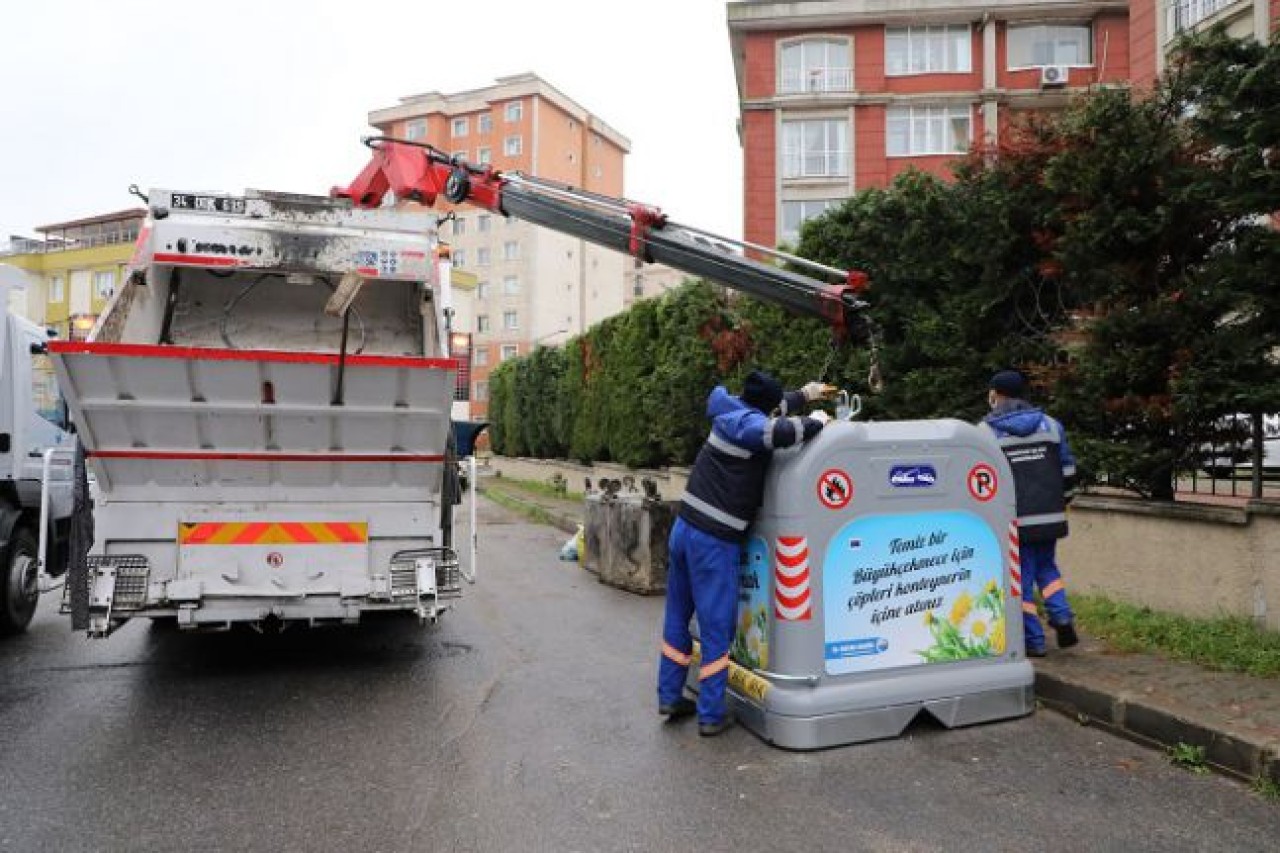 Büyükçekmece’de çöp konteynerleri yenileniyor