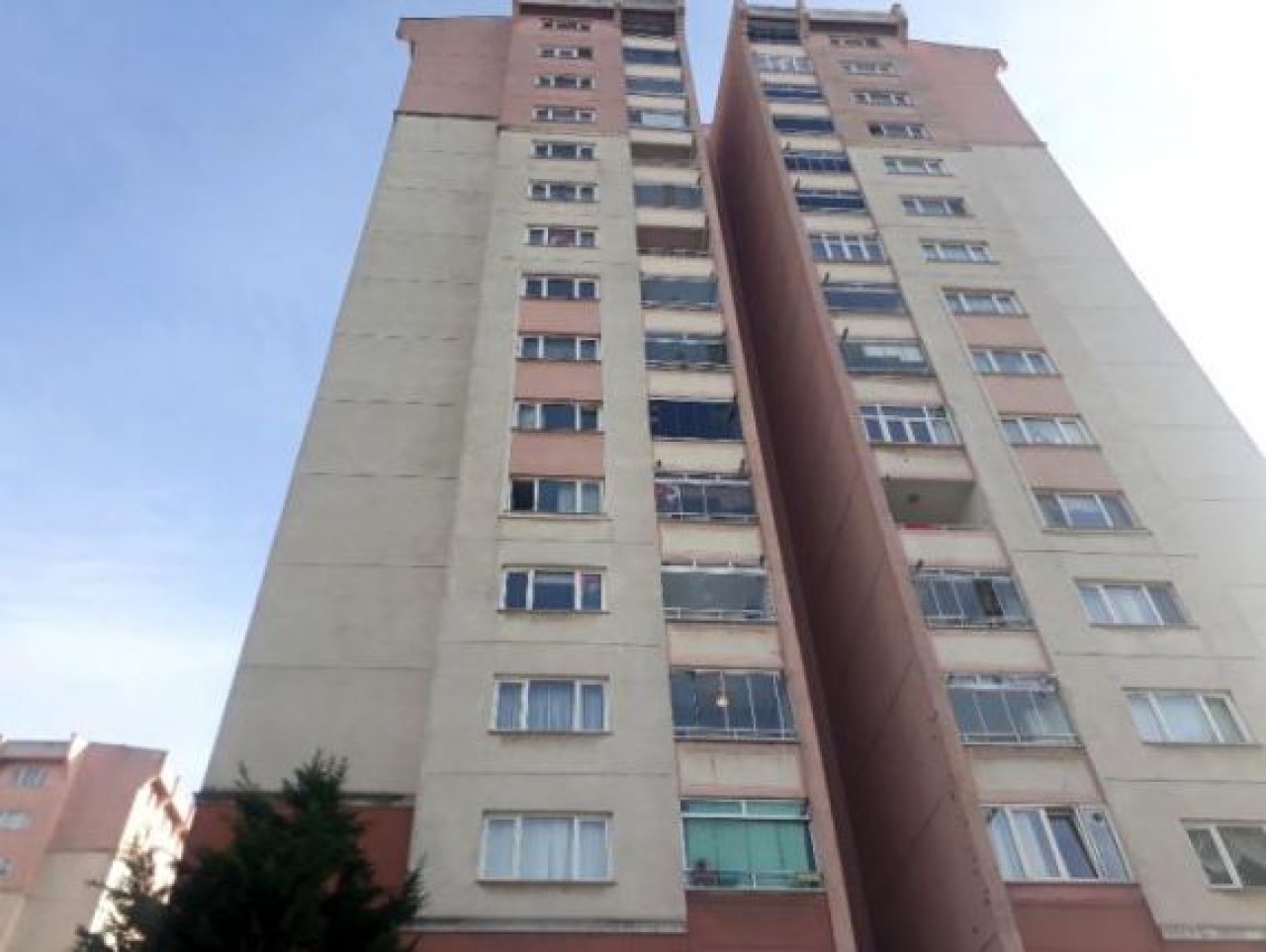 Küçükçekmecede feci olay: 13. kattan düşen 1.5 yaşındaki çocuk hayatını kaybetti