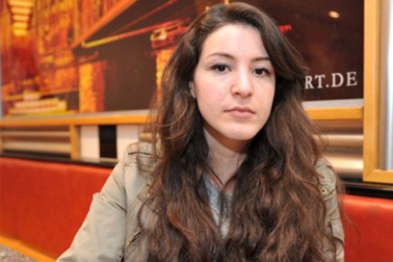 Aşırı sağcılar Türk öğrenciye saldırdı!