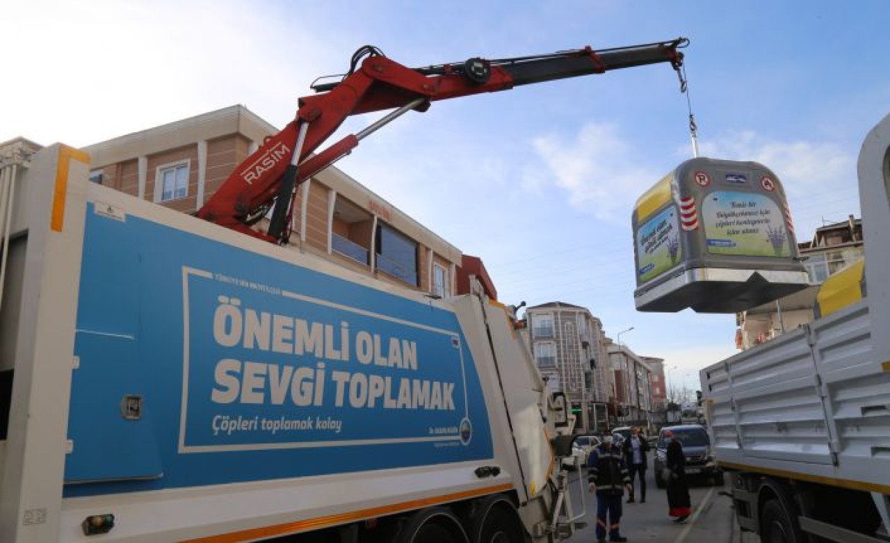 Büyükçekmece’de çöp konteynerleri yenileniyor