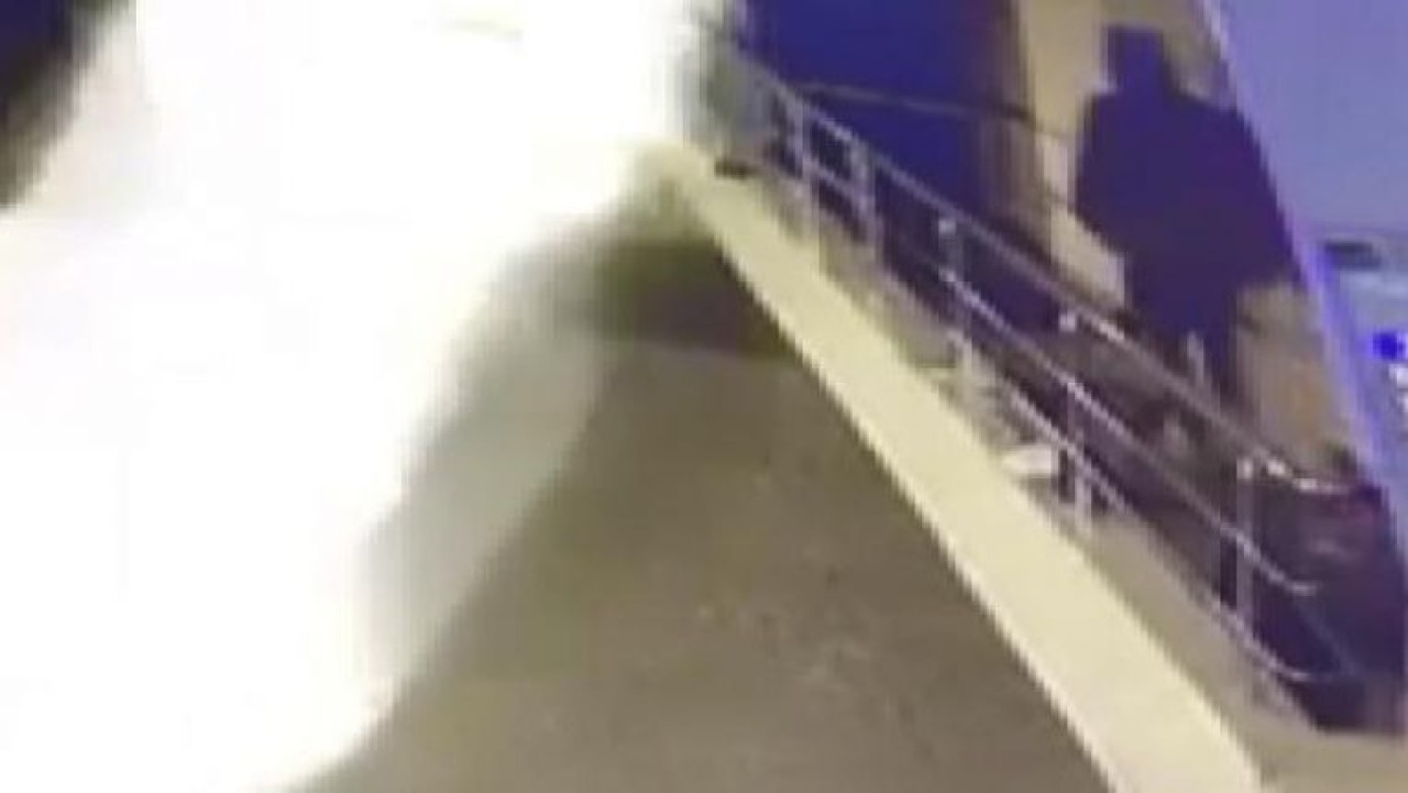 Büyükçekmecede 10 bin lira değerinde altın çalan hırsız kamerada