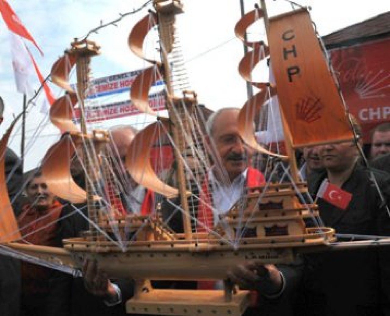 Kılıçdaroğlu'na ilginç hediye