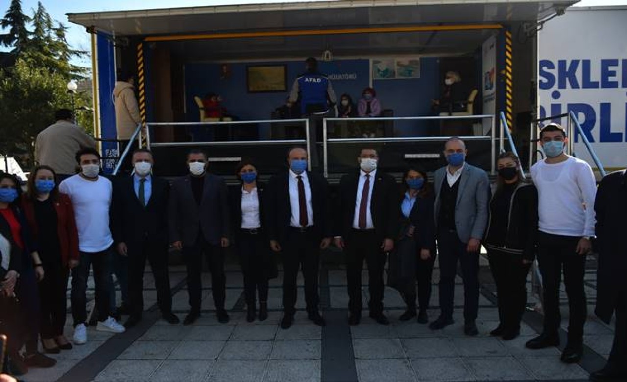 Avcılar Belediyesi ve AFAD işbirliği ile vatandaşlara Afet Farkındalık eğitimleri verildi