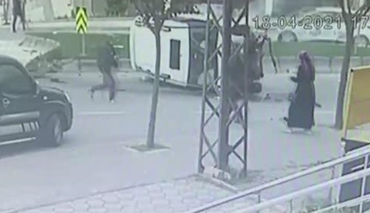 Büyükçekmecede kısıtlama gününde yaşanan akılalmaz kaza kamerada