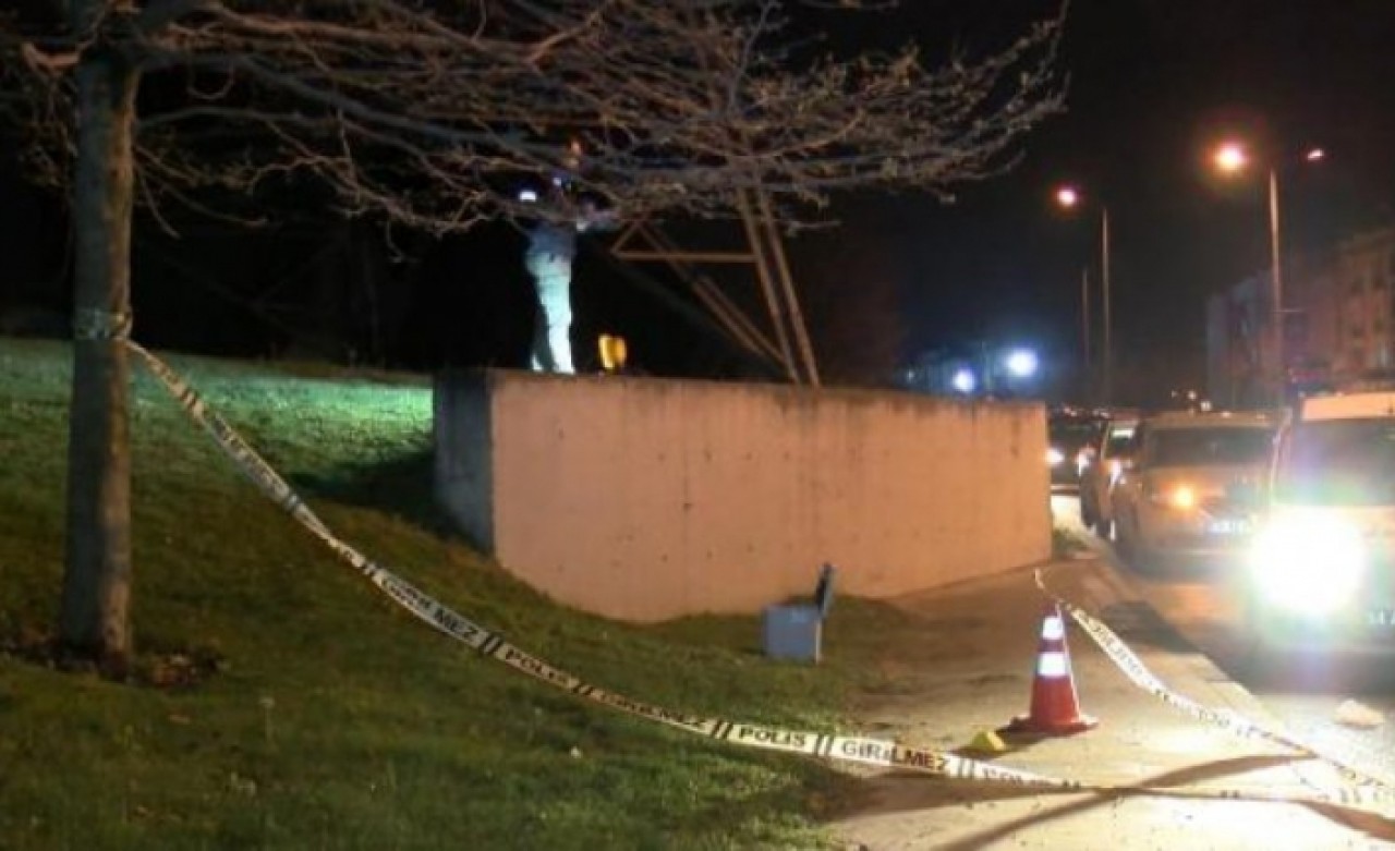 Esenlerde bir kadın boğazından bıçaklanarak öldürüldü