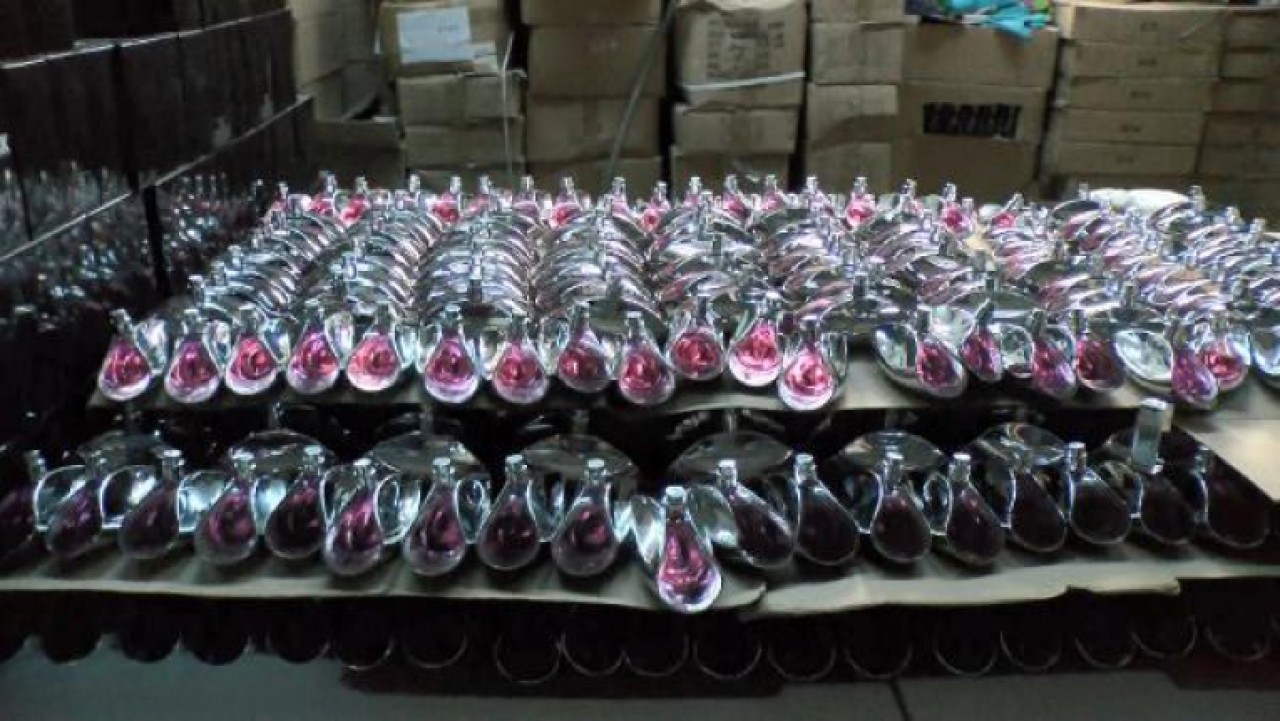 BAŞAKŞEHİR VE KÜÇÜKÇEKMECEDE SAHTE PARFÜM OPERASYONU