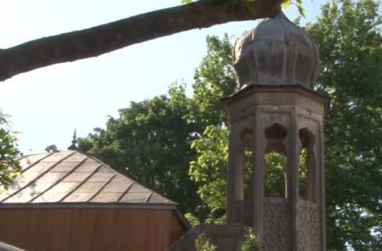 Mimar Sinanın 442 yıl önce yaptığı Köprübaşı Camii tarihe meydan okuyor