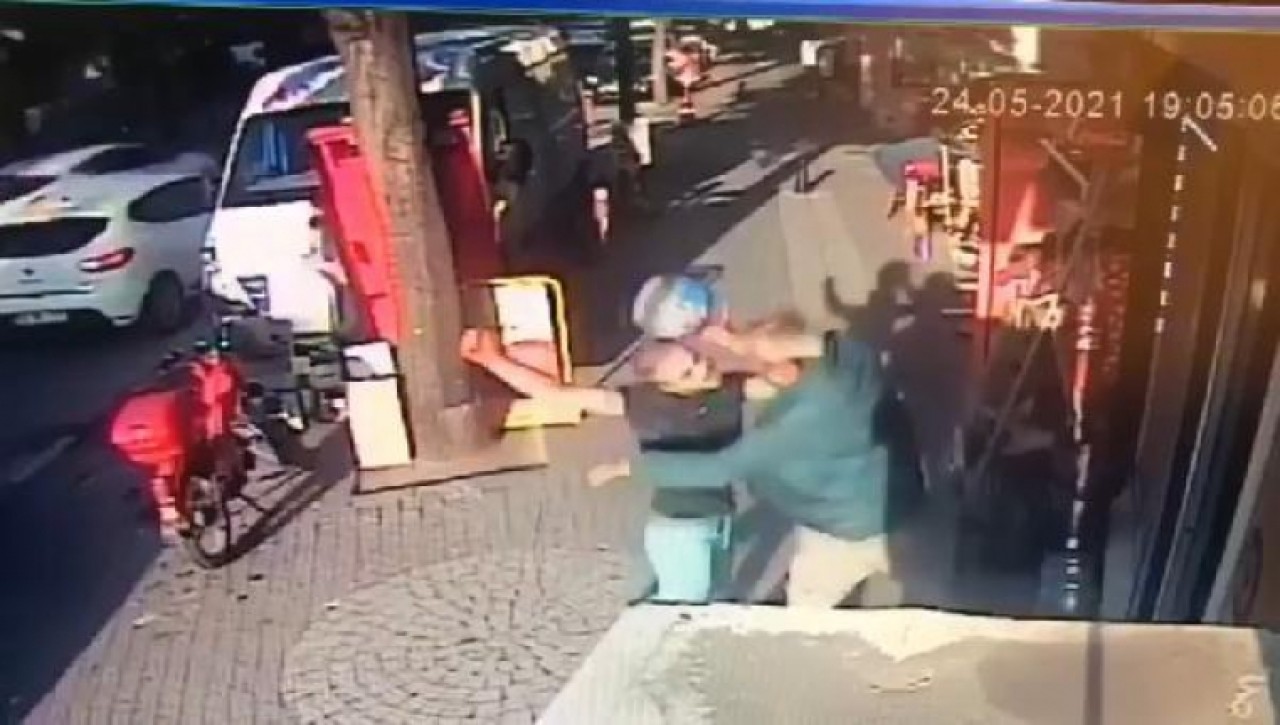 SALDIRDIĞI ARKADAŞI PİKNİK TÜPÜYLE BAŞINA VURUNCA NEYE UĞRADIĞINI ŞAŞIRDI