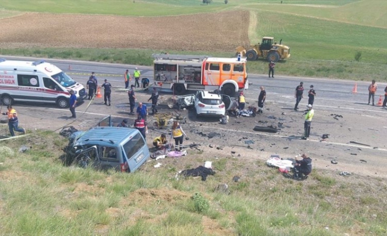 Sivasta katliam gibi kaza: 9 ölü!
