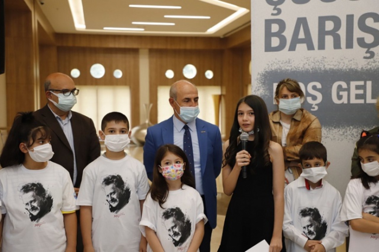 Büyükçekmecede Nazım Hikmet ölümünün 58. ölüm yıl dönümünde anıldı