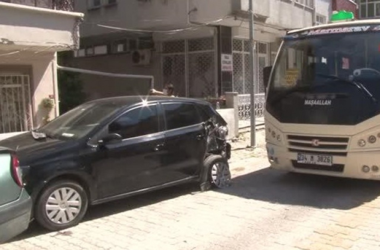 Küçükçekmecede minibüste gasp dehşeti