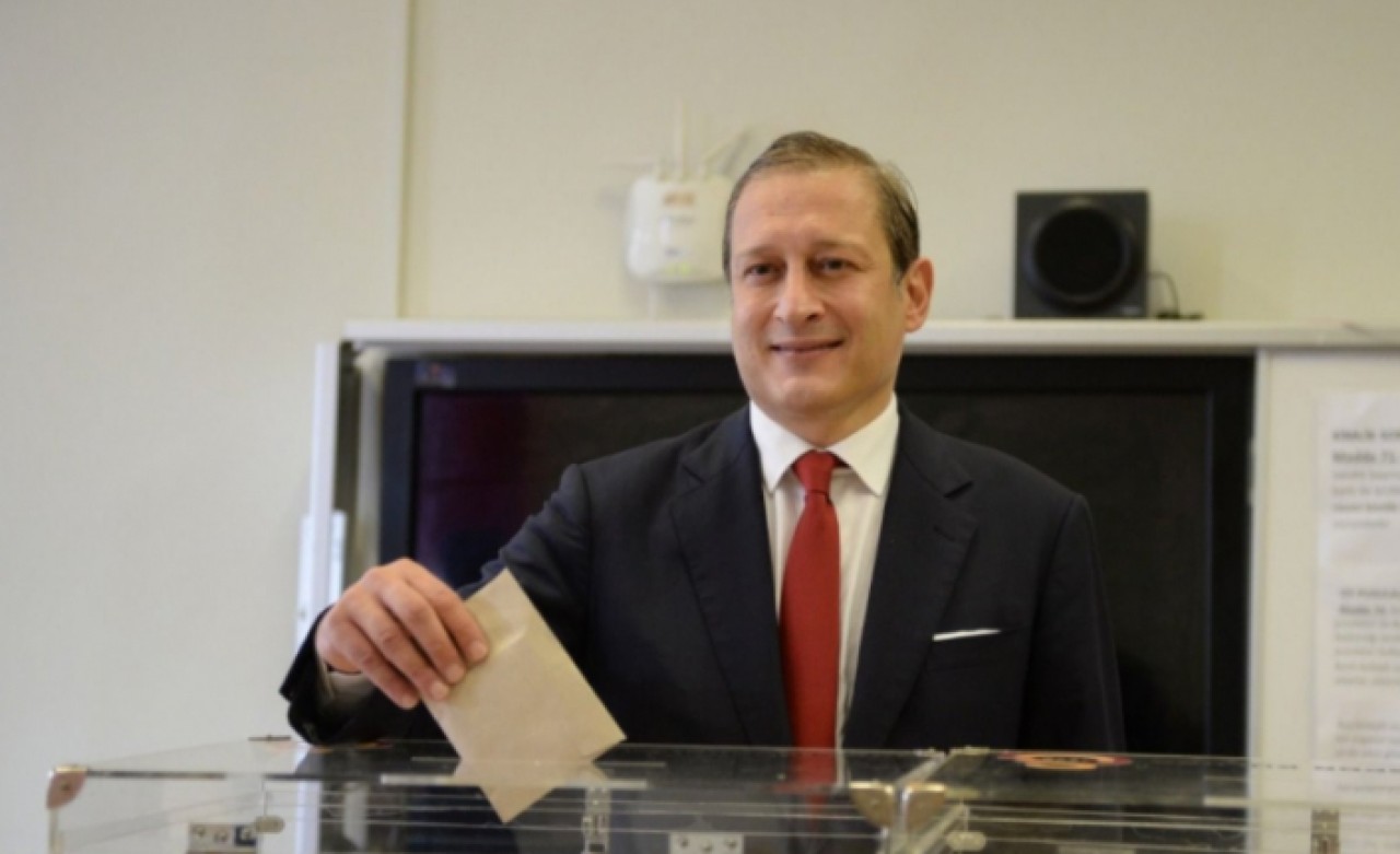 Galatasarayın 38. Başkanı Burak Elmas oldu.