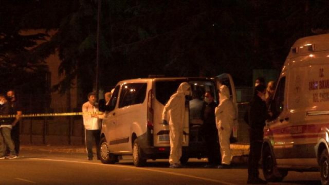 Beylikdüzünde bir dairede cansız bedenleri bulunan anne ve oğlunun cenazeleri evden çıkarıldı