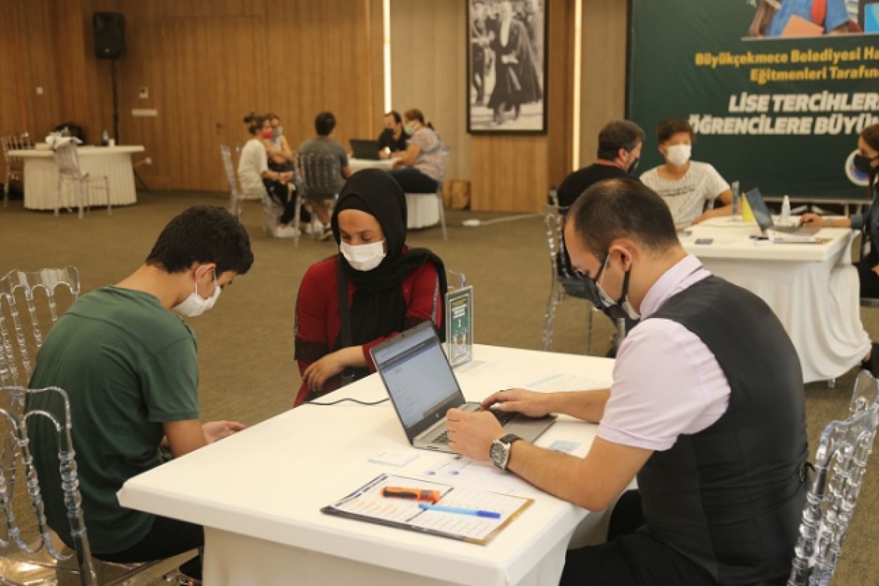 Büyükçekmece Belediyesi’nden LGS tercih desteği