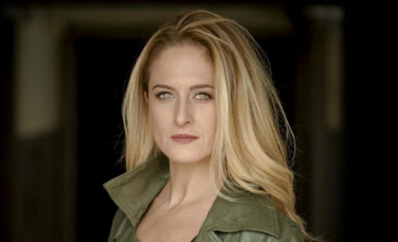 Kanserle mücadele eden Canan Ergüder peruğunu çıkardı: Artık biraz da böyle