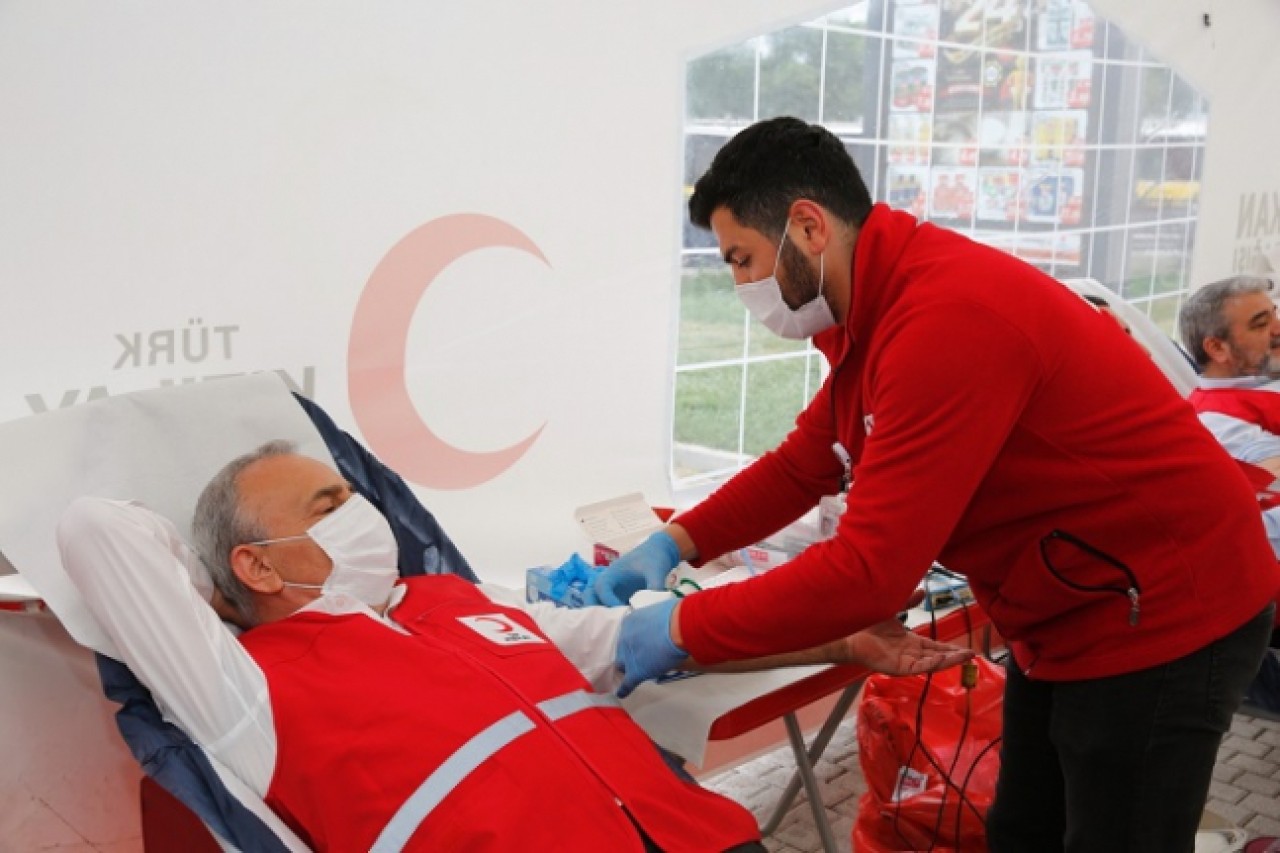 KÜÇÜKÇEKMECE BELEDİYE PERSONELİNDEN KAN BAĞIŞI KAMPANYASINA DESTEK