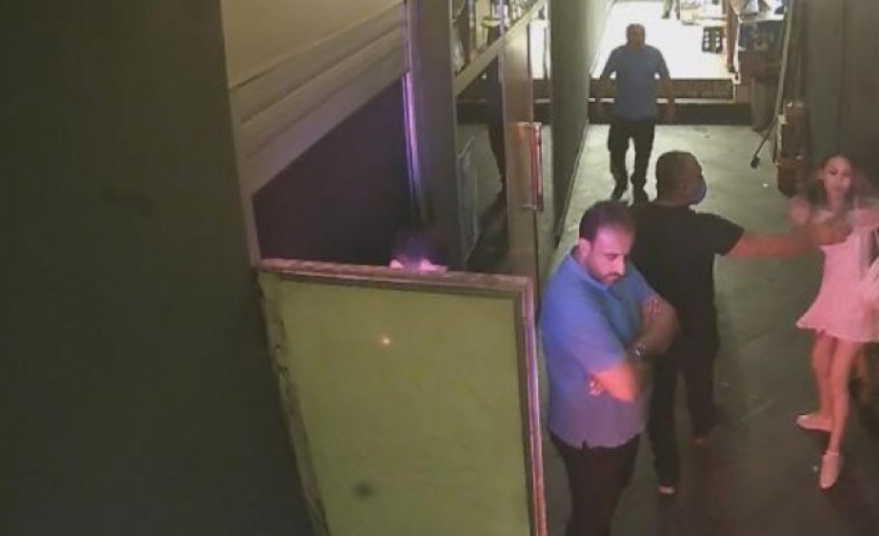 Beyoğlunda dehşet gecesi! Mekana alınmayan kadın, güvenlikçinin parmağını kopardı