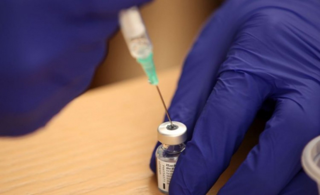 İlk yaptırım kararı: Aşı olmayana bugünden itibaren yasak!