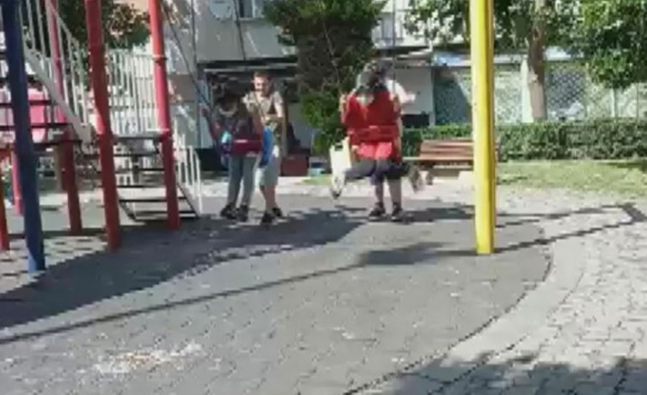 KAYIP KIZLARA AİT EŞYALAR AVCILAR SAHİLİNDE BULUNDU