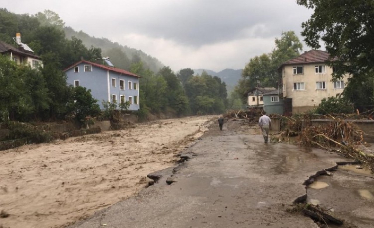 Şehir sele teslim oldu: 1 Kişi kayıp