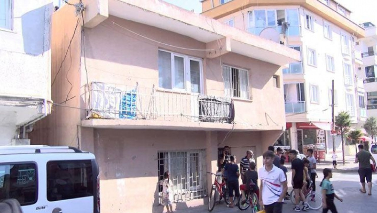 Küçükçekmecede vahşet! 5 kişi girdikleri evden 4 kişi çıktılar