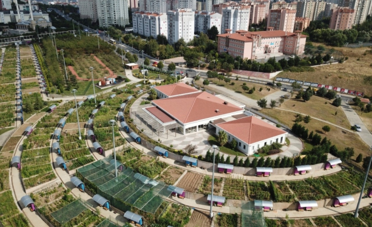 KÜÇÜKÇEKMECE BELEDİYESİ’NDEN ŞEHRİN ORTASINDA ORGANİK TARIM FIRSATI