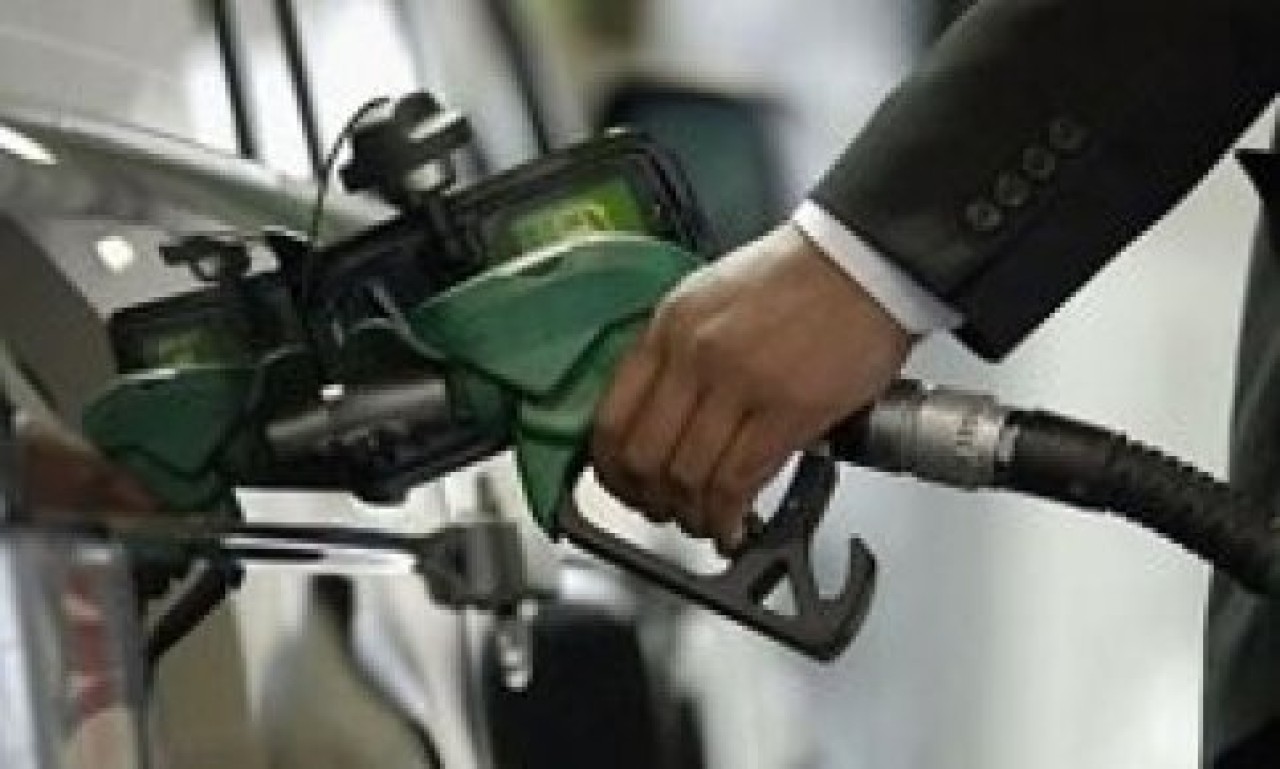 Benzine bir zam daha geldi