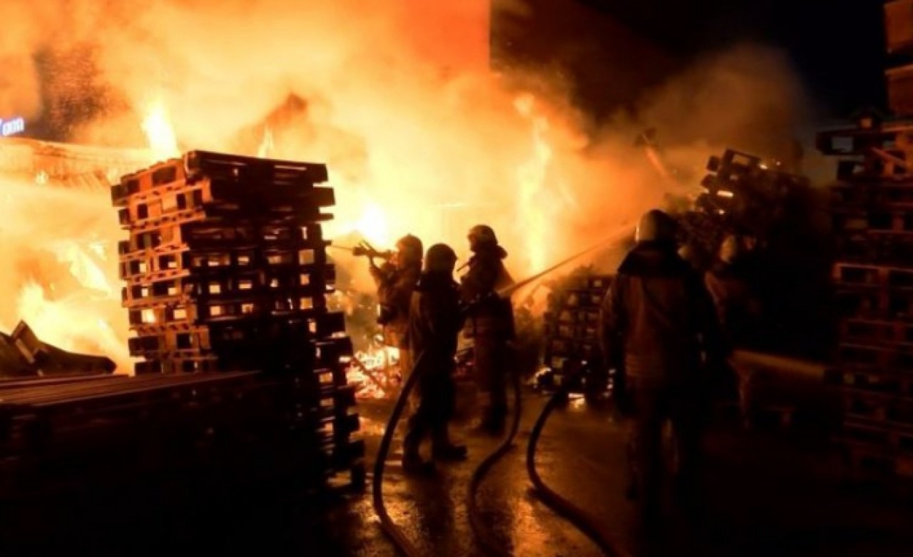 İstanbulda korkutan yangın