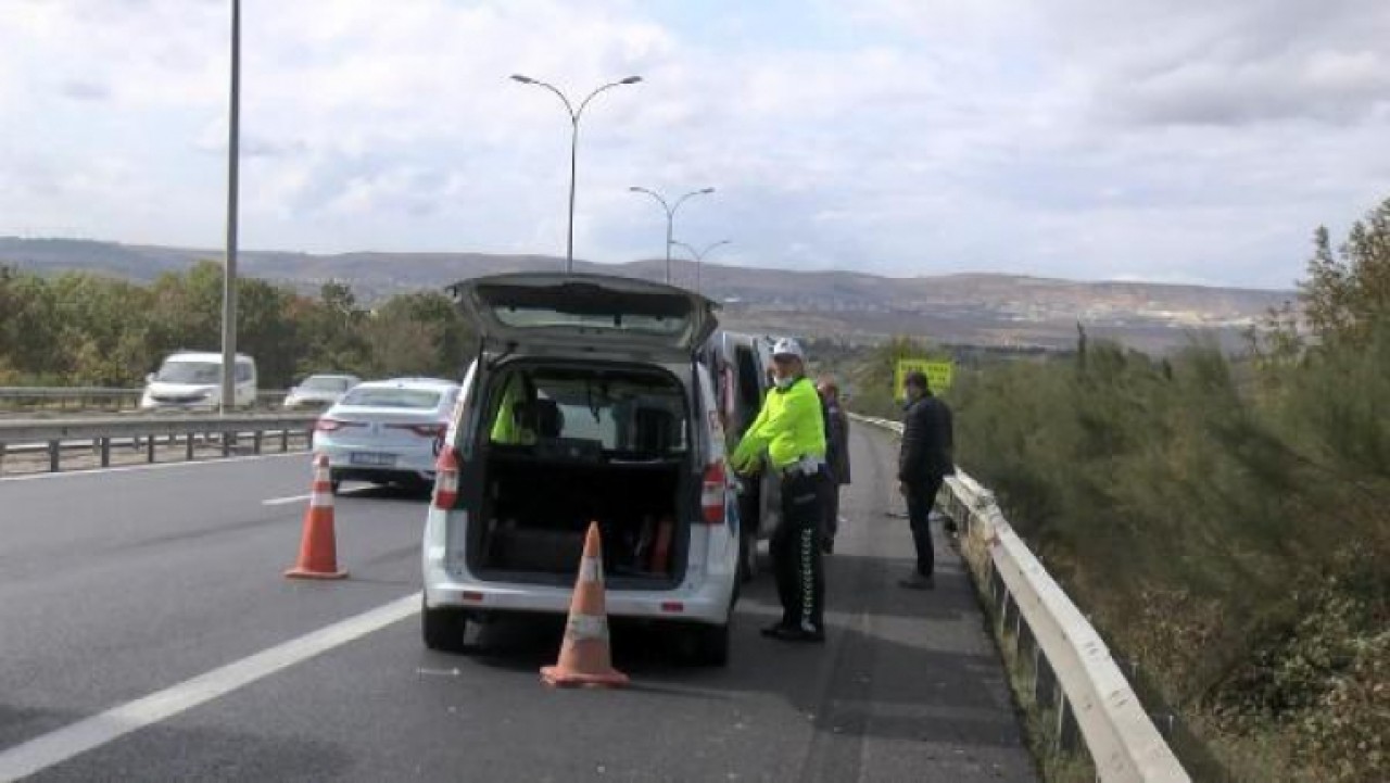 BÜYÜKÇEKMECEDE OTOMOBİLİYLE BARİYERE ÇARPAN SÜRÜCÜ ÖLDÜ