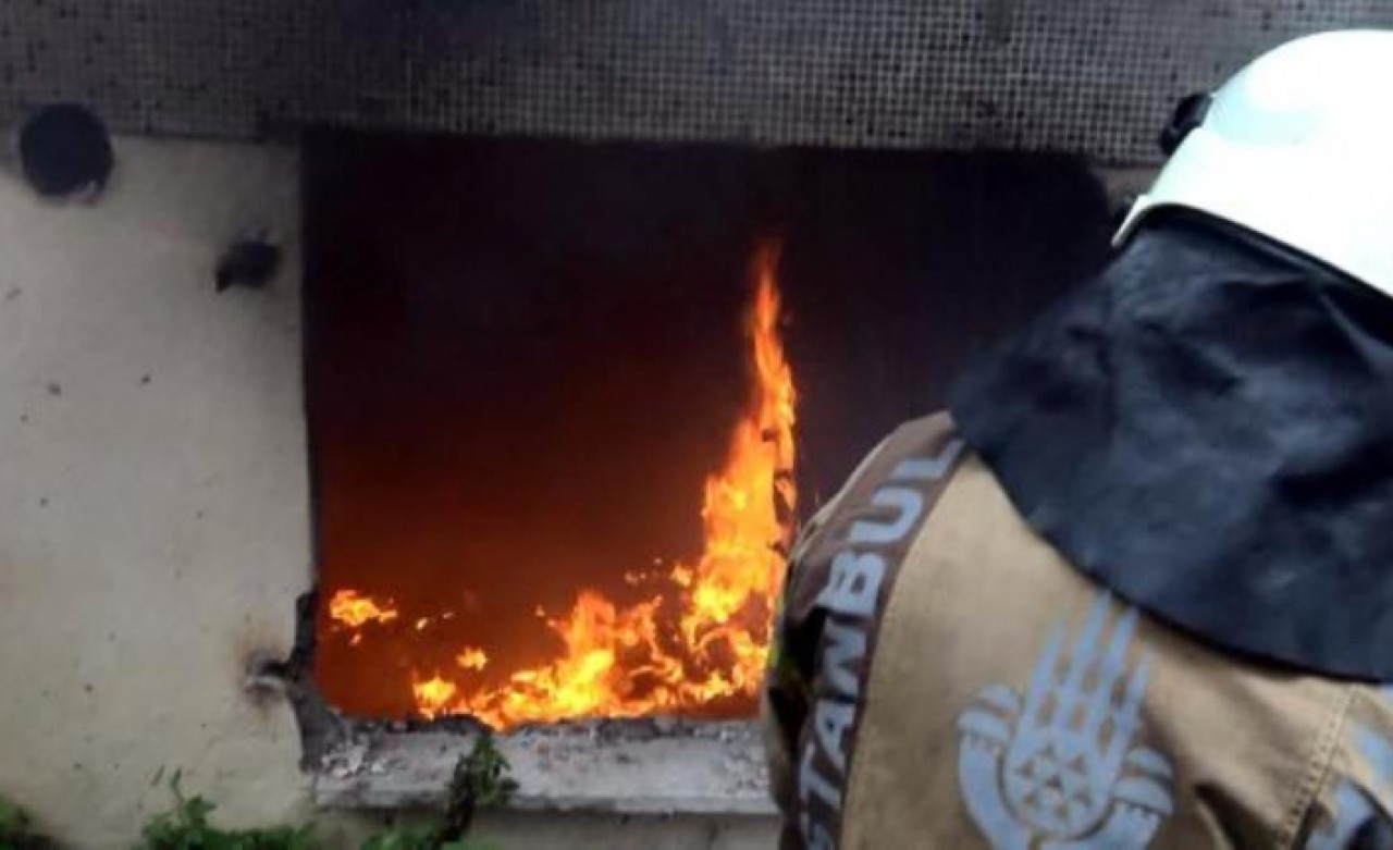 Avcılarda boşaltılan binada yangın
