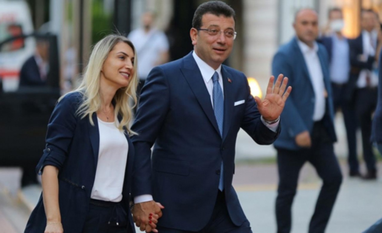 Dilek İmamoğlundan &quot;Eşinizin adaylığı evde konuşuluyor mu?&quot; sorusuna yanıt: Gündemin onu nereye götüreceğini bilemem