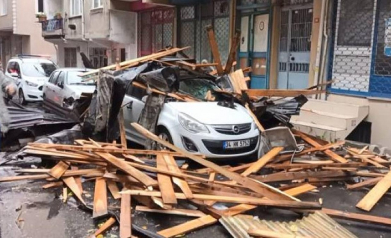 Marmara Bölgesindeki fırtınanın bilançosu ağırlaşıyor: 5 ölü, 63 yaralı