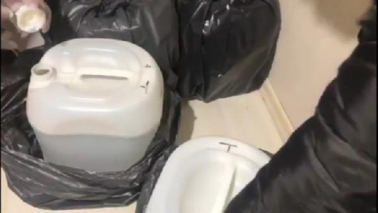 BÜYÜKÇEKMECEDE VİLLAYI UYUŞTURUCU ÜRETİM MERKEZİNE ÇEVİRMİŞLER