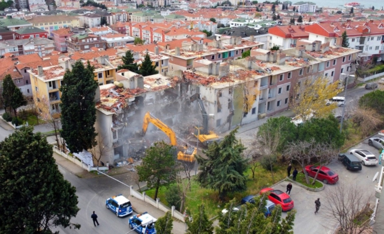 Büyükçekmece’de 61 ailenin daha deprem kabusu son buldu