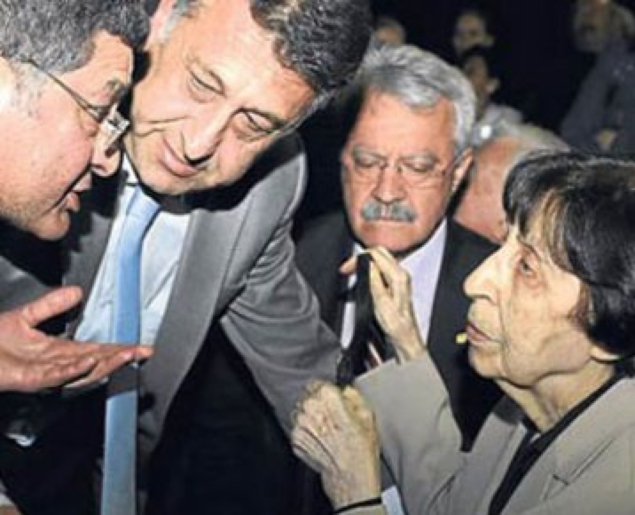 Rahşan Ecevit'e protesto