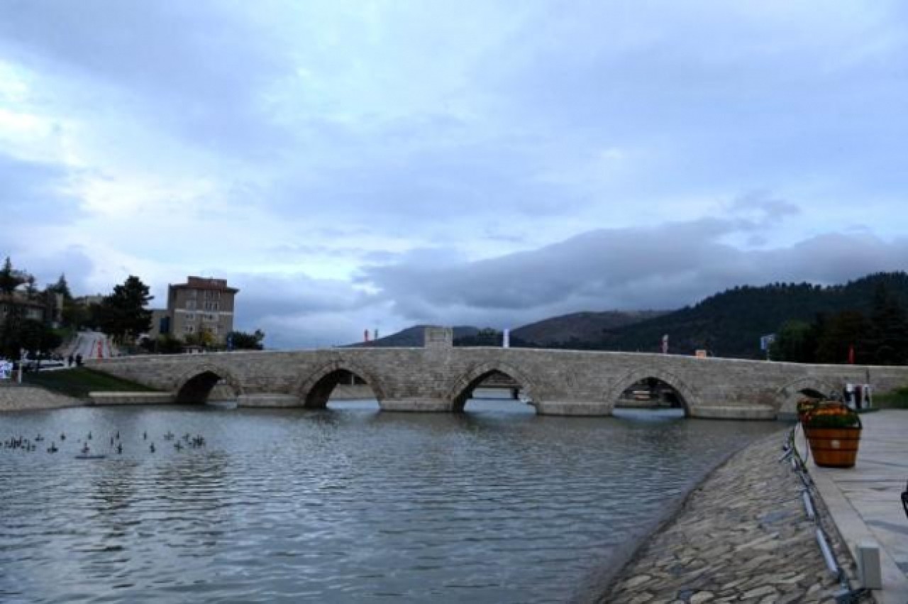 Bakan Karaismailoğlu: &quot;Tarihi köprülerimiz bu topraklardaki tapu senetlerimizdir&quot;