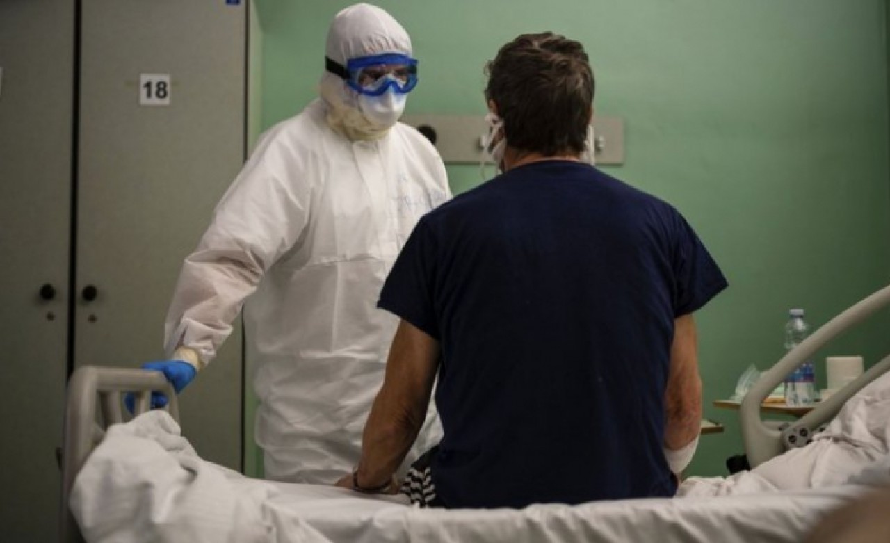 Koronavirüs geçiren erkeklerde görülen cinsel problemlerin sebebi belli oldu