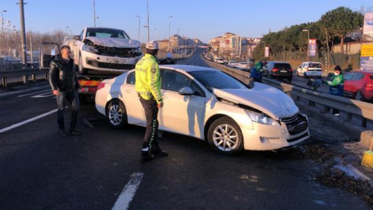 AVCILARDA D-100DE ZİNCİRLEME KAZA