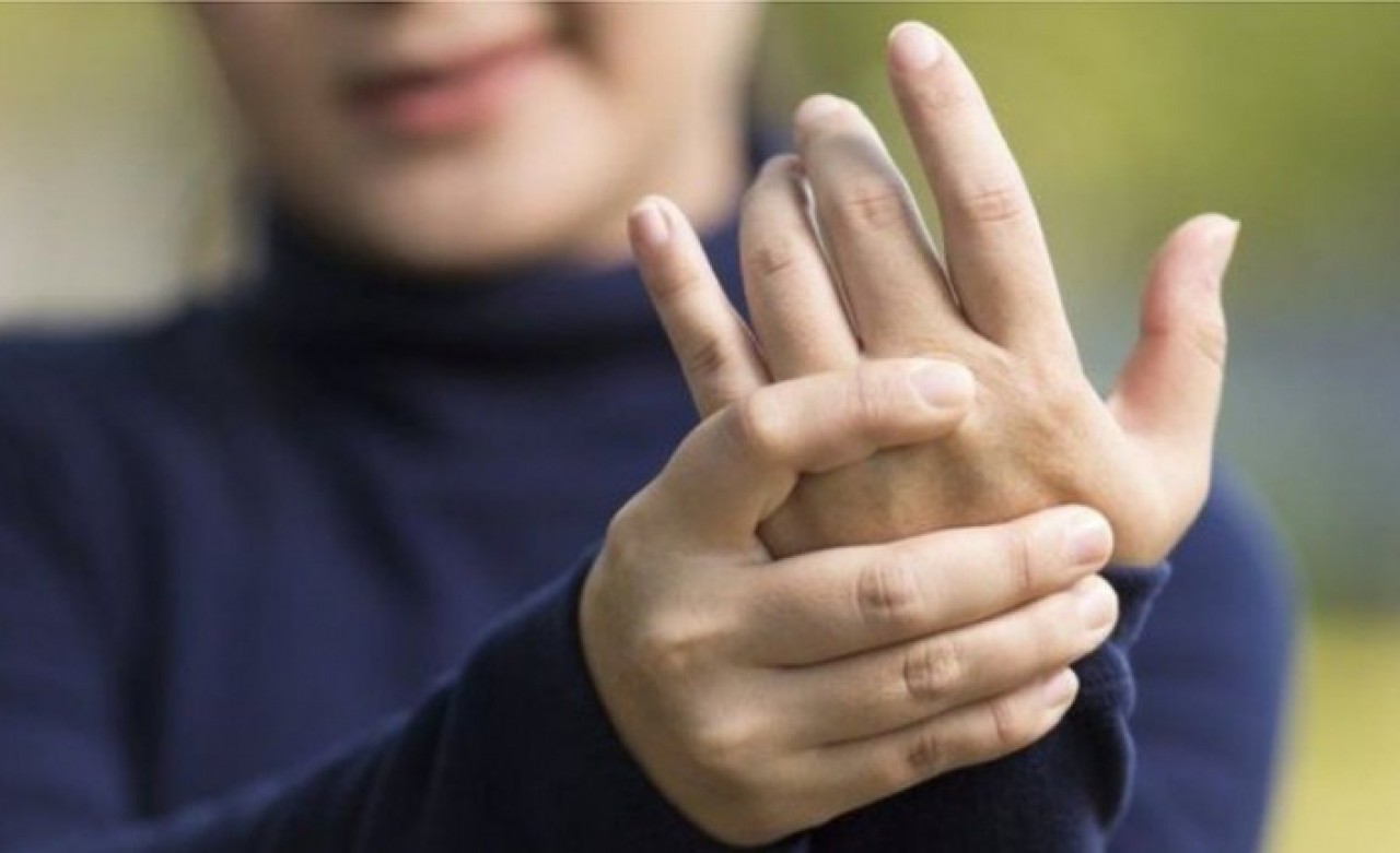 Parmak çıtlatanlara uyarı: Bu şikayetler varsa dikkat!