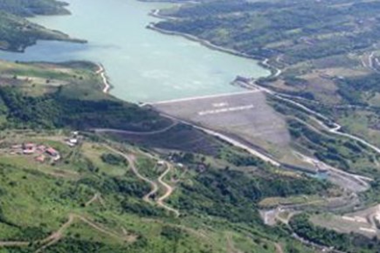 Sınırda PKK'ya barajla abluka