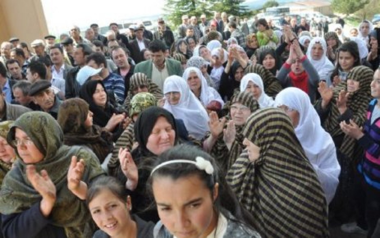 Siyanür setleri çöktü köylüler isyanda!..