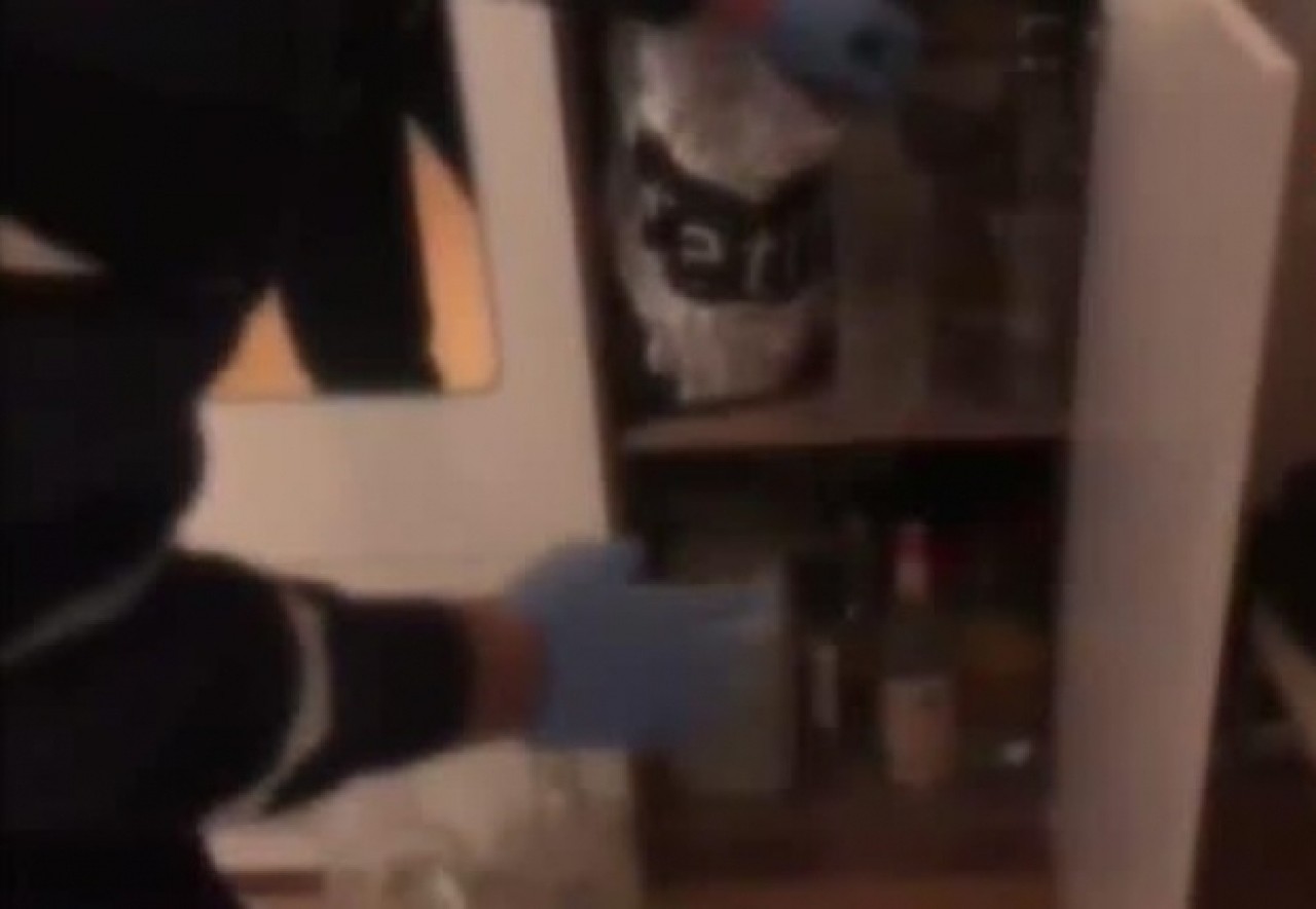 Büyükçekmecede bir eve kaçak alkol baskını