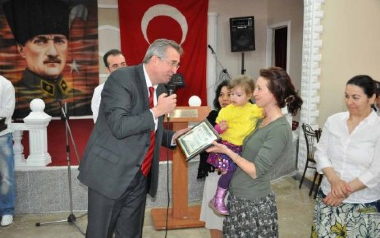 BAŞKAN CEM KARA “ÇATALCA’DA YILIN ANNESİ SİZLERSİNİZ”