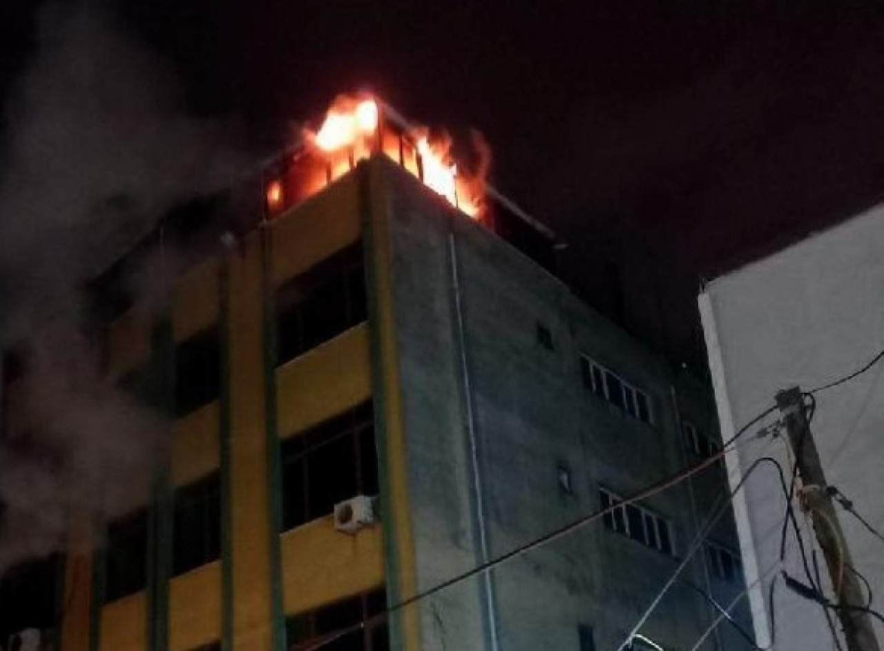 AVCILARDA METAL KAPLAMA FABRİKASINDA YANGIN