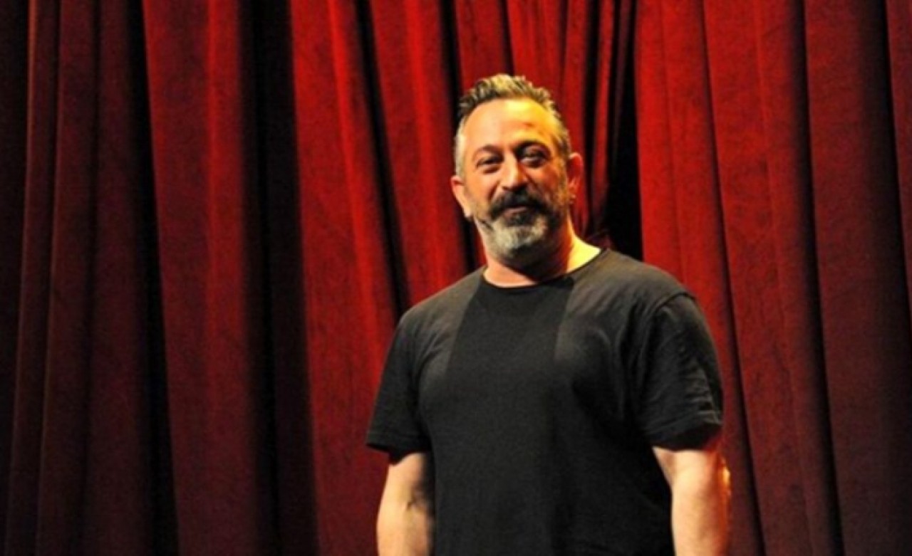 Cem Yılmazdan Tarkana: Yatım var, saçım da var..