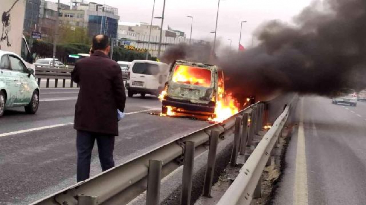 E-5te seyir halinde yanan araç küle döndü